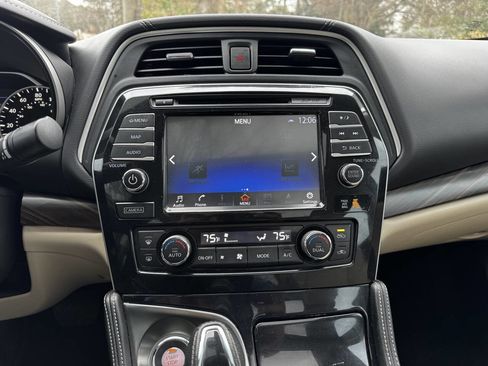 Used 2018 Nissan Maxima Platinum image 18