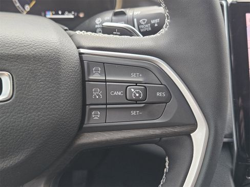 New 2025 Jeep Grand Cherokee L Limited image 30