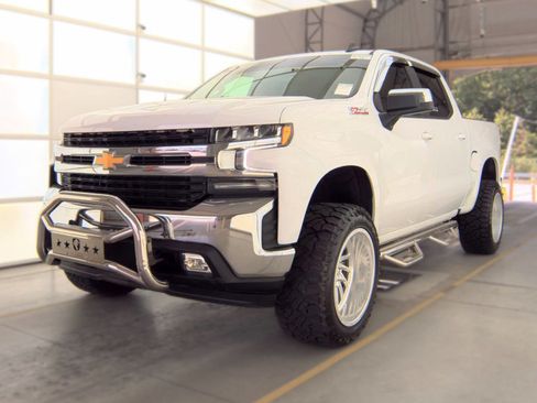 Used 2019 Chevrolet Silverado 1500 LT w/ All-Star Edition AWD/4WD image 3