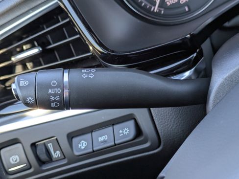 Used 2022 Cadillac XT6 Premium Luxury w/ Technology Package image 20