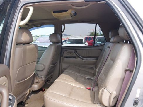 Used 2001 Toyota Sequoia Limited AWD/4WD image 26