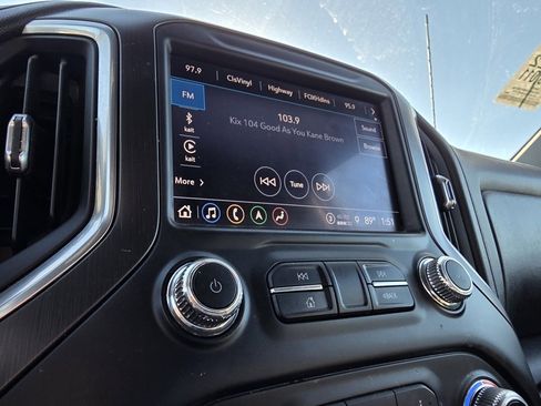 Used 2022 GMC Sierra 2500 AT4 w/ AT4 Preferred Package image 15