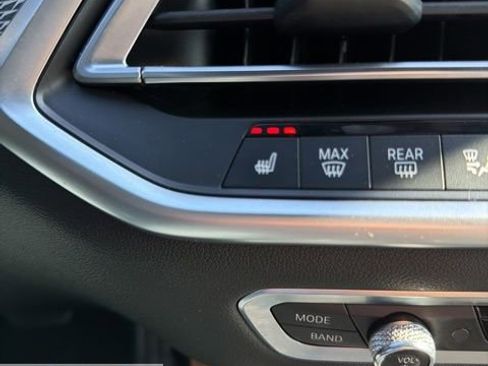 Used 2019 BMW X5 xDrive50i w/ M Sport Package image 68