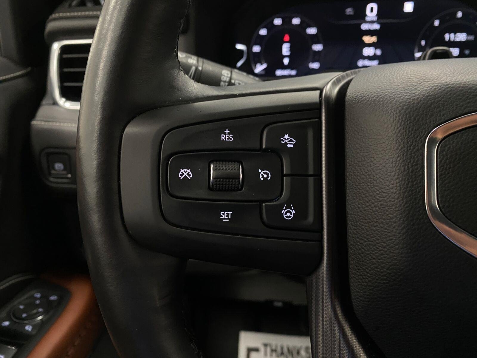 Used 2023 GMC Yukon Denali Ultimate AWD/4WD image 17