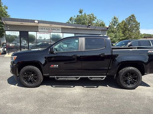 Used 2016 Chevrolet Colorado Z71 w/ Z71 Midnight Edition AWD/4WD image 4