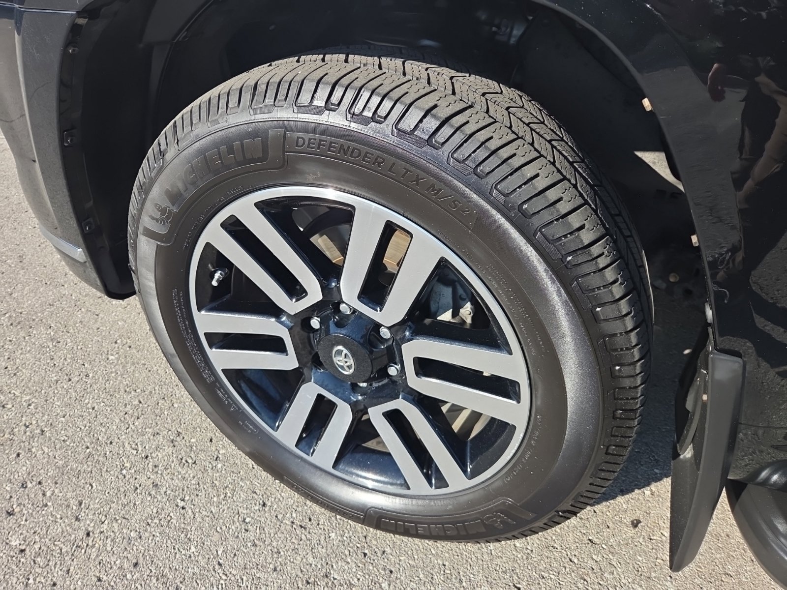 Used 2018 Toyota 4Runner Limited AWD/4WD image 16
