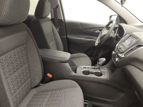 Used 2024 Chevrolet Equinox LT w/ LPO, Floor Liner Package FWD image 21