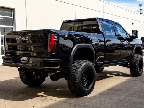 Used 2024 GMC Sierra 3500 AT4 w/ AT4 Premium Plus Package image 9