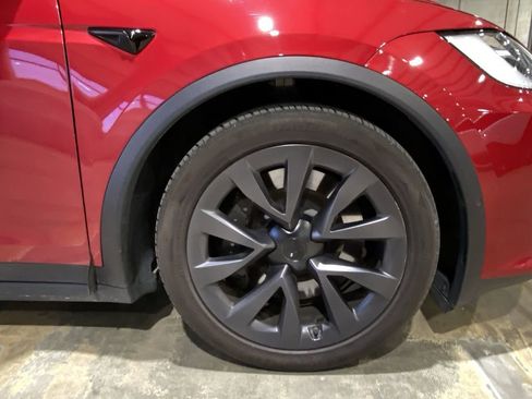 Used 2022 Tesla Model X image 18