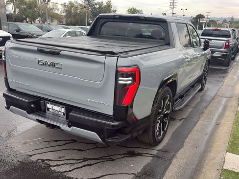 Used 2024 GMC Sierra EV Denali image 14