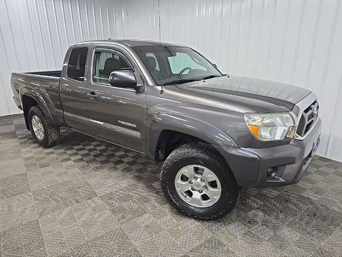 Used 2015 Toyota Tacoma 4x4 Access Cab w/ SR5 Package image 7