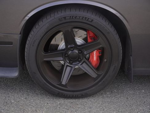 Used 2016 Dodge Challenger SRT Hellcat RWD image 3