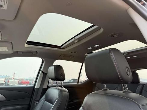Used 2020 Chevrolet Traverse LT w/ LT Premium Package AWD/4WD image 14