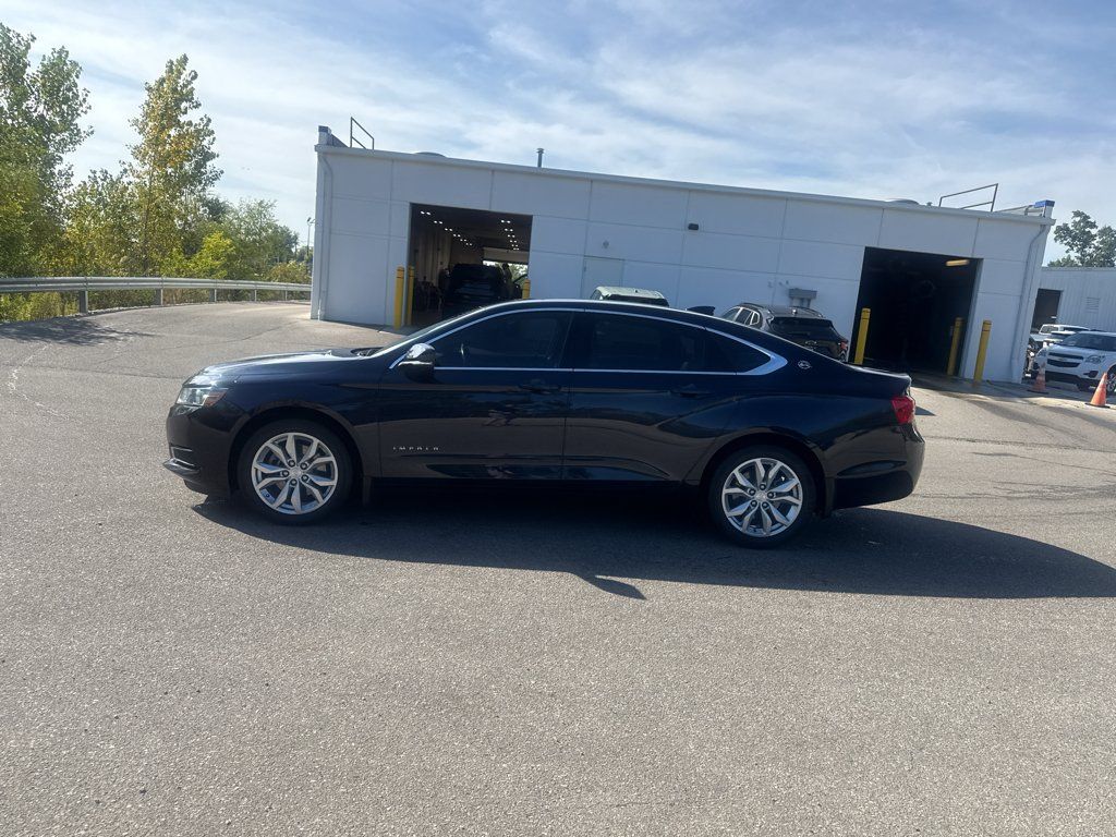 Used 2017 Chevrolet Impala LT FWD image 3