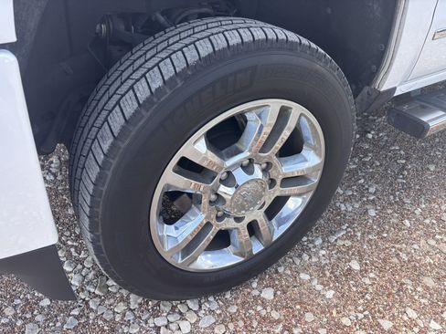 Used 2019 Chevrolet Silverado 2500 High Country w/ Duramax Plus Package AWD/4WD image 10
