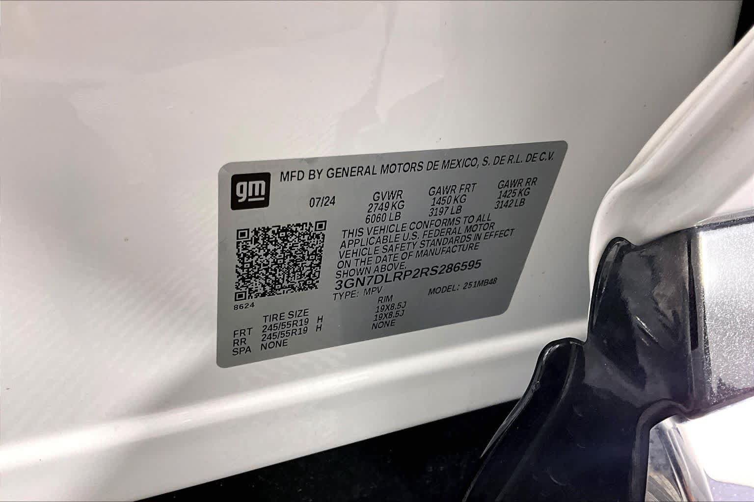 Used 2024 Chevrolet Equinox EV LT w/ LPO, Blackout Package FWD image 31