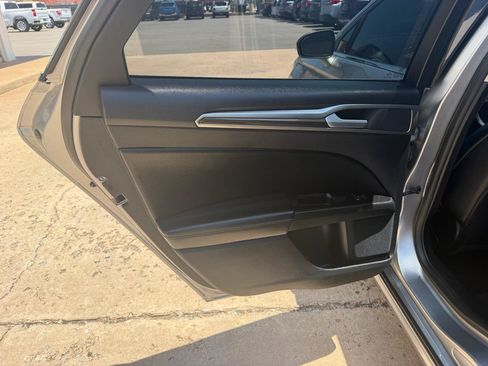 Used 2020 Ford Fusion SEL FWD image 14