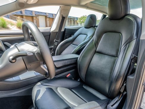 Used 2022 Tesla Model 3 Standard Range RWD image 25