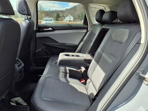 New 2024 Volkswagen Taos SE image 5