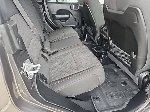 Certified 2024 Jeep Gladiator Mojave image 24