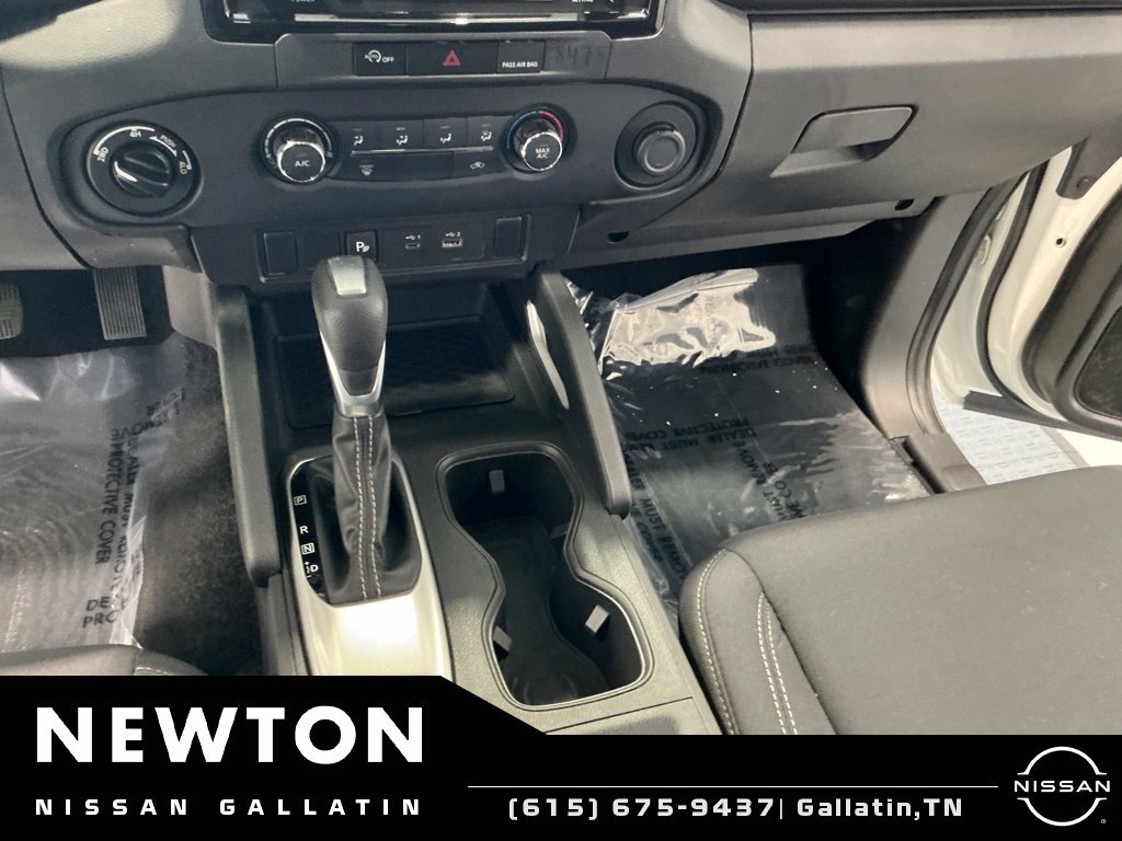 Used 2024 Nissan Frontier SV w/ Technology Package AWD/4WD image 12