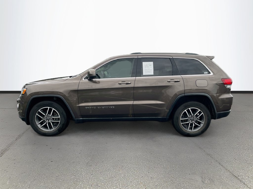 Used 2020 Jeep Grand Cherokee Laredo w/ 18" Wheel & 8.4" Radio Group RWD image 4