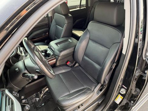 Used 2017 GMC Yukon SLT w/ Premium Edition AWD/4WD image 22