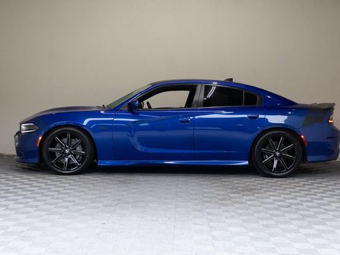 Used 2018 Dodge Charger R/T RWD image 8