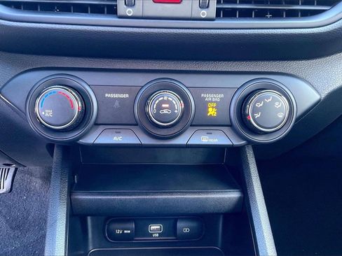 Certified 2024 Kia Forte LXS w/ LXS Technology Package image 30