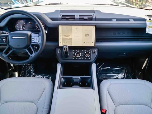 New 2026 Land Rover Defender 110 X-Dynamic SE AWD/4WD image 12