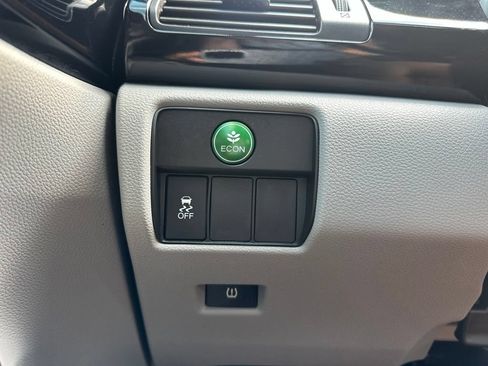 Used 2017 Honda Accord LX image 36