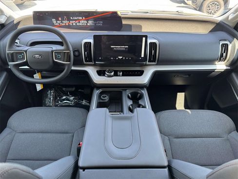 New 2025 Ford Expedition Max Active image 2