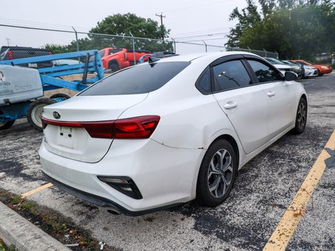 Used 2019 Kia Forte LXS FWD image 8