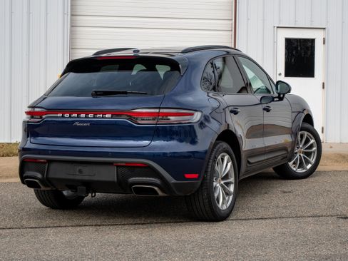 Used 2025 Porsche Macan image 7
