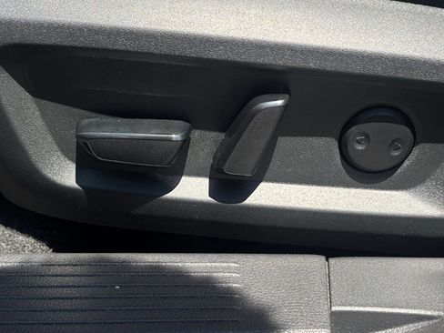 Used 2025 Nissan Rogue SV AWD/4WD image 22