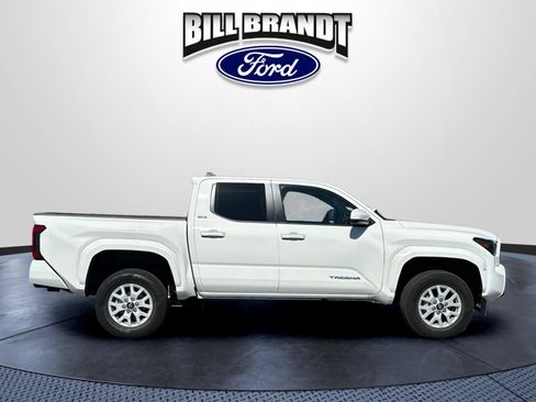 Used 2026 Toyota Tacoma SR5 AWD/4WD image 2