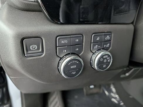 New 2025 GMC Sierra 1500 Elevation w/ Elevation Premium Package AWD/4WD image 17
