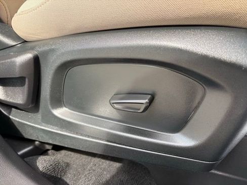 Used 2022 Ford Explorer XLT AWD/4WD image 29