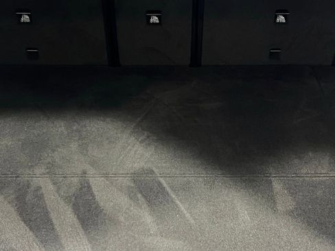 Used 2023 BMW iX xDrive50 w/ Sport Package image 35