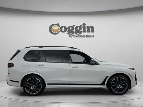 Used 2025 BMW X7 M60i w/ Climate Comfort Package AWD/4WD image 6