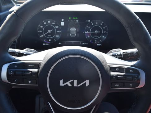 Used 2025 Kia Sportage SX AWD/4WD image 12