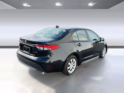 Used 2025 Toyota Corolla LE image 9