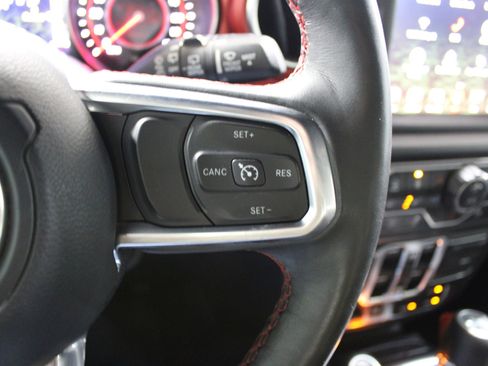 Used 2018 Jeep Wrangler Unlimited Rubicon AWD/4WD image 6