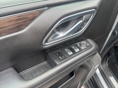 Certified 2022 Chevrolet Suburban LT w/ LT Signature Plus Package image 11