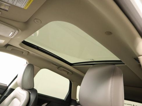 New 2025 Lincoln Corsair Grand Touring AWD/4WD image 16