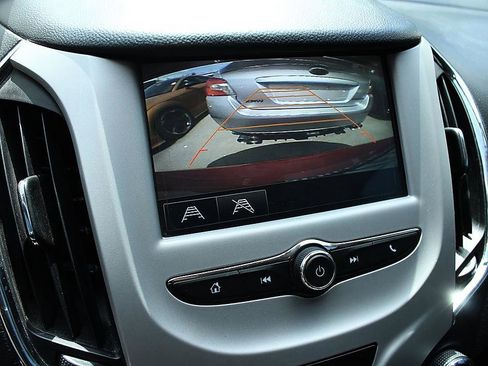 Used 2017 Chevrolet Cruze LS FWD image 20