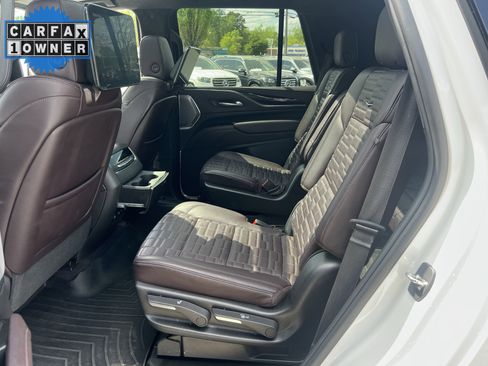 Used 2023 Cadillac Escalade V AWD/4WD image 32