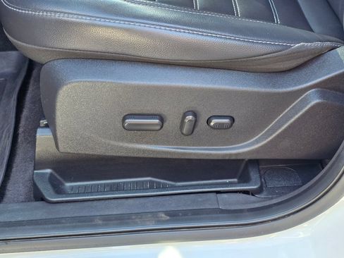 Used 2018 Ford Escape SEL w/ Ford Safe & Smart Package FWD image 13