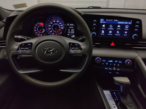 Used 2021 Hyundai Elantra SEL FWD image 22