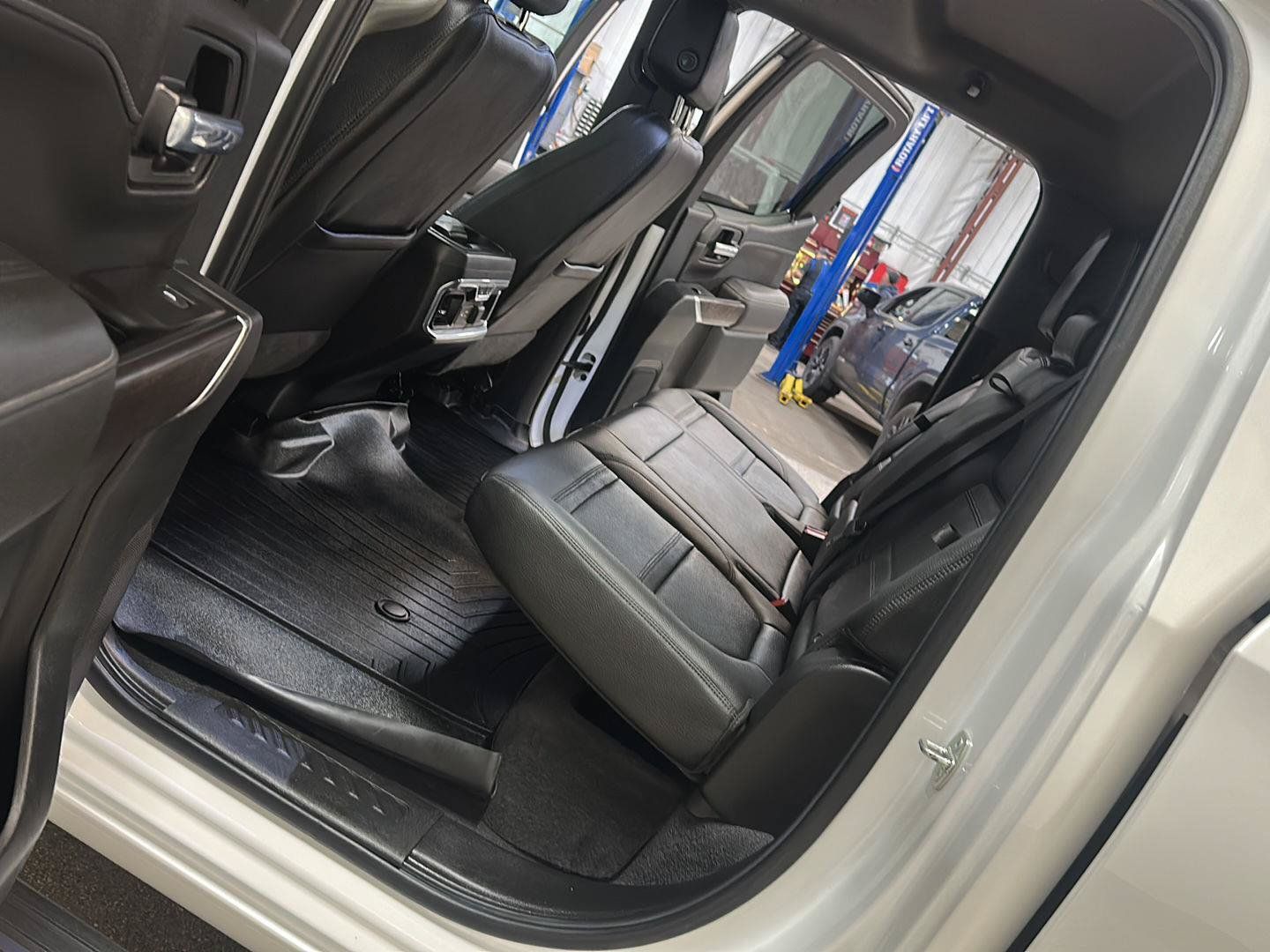 Used 2020 GMC Sierra 1500 Denali w/ Denali Ultimate Package AWD/4WD image 31